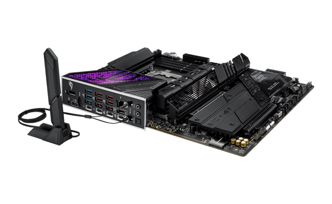 نمای جانبی مادربرد ASUS ROG STRIX Z890-E GAMING WIFI با پورت&zwnj;های متنوع